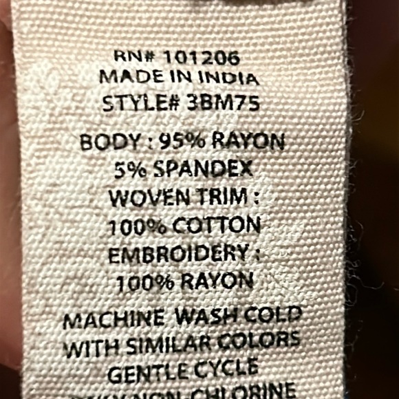 Soft Surroundings Embroidered Top PL - Picture 2 of 8